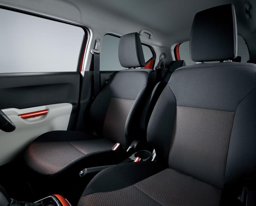 Интерьер Suzuki Ignis 2016 года  (JP) (фото 7 из 9)